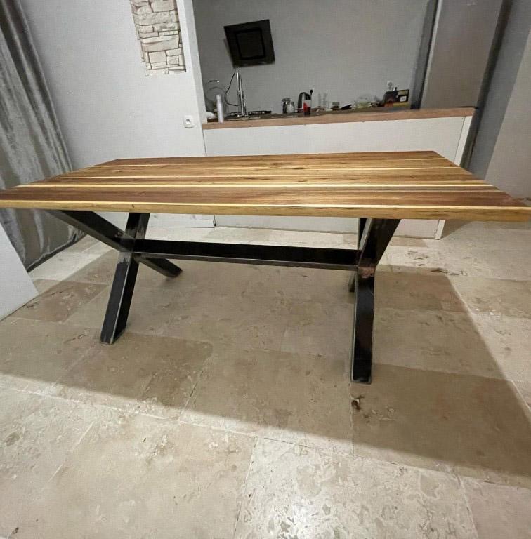 mobilier table