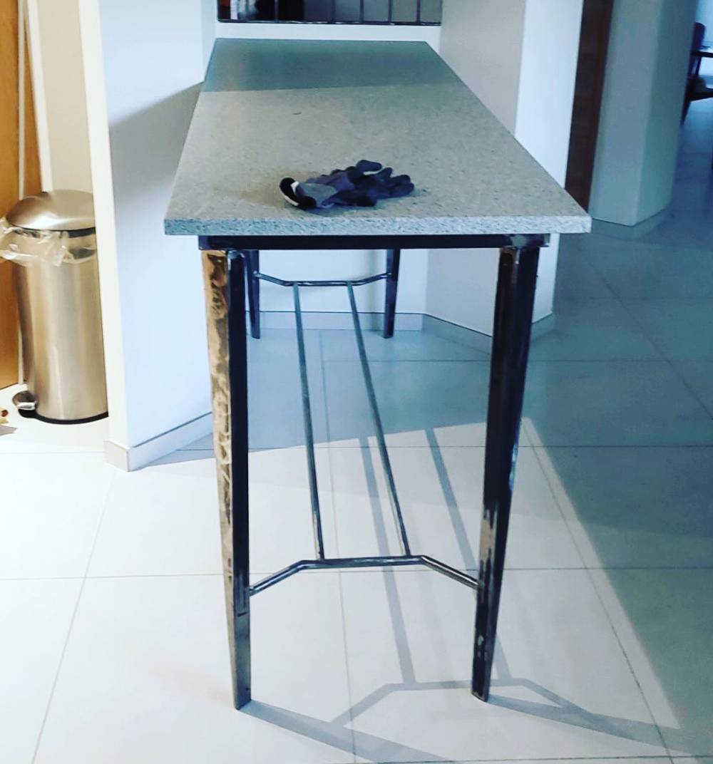 R.F FER -  ferronnerie d'art- mobilier-table haute